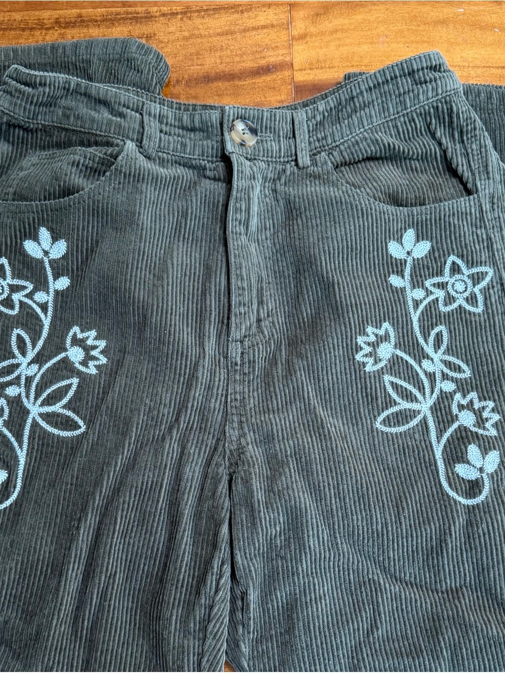 Corduroy women's  barrel leg Pants with Floral Embroidery - Green